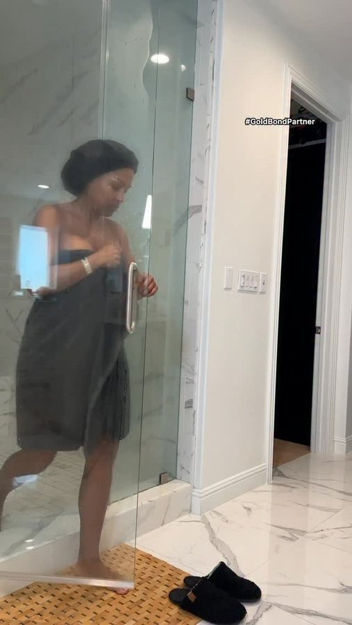 Instagram post by @makeupshayla for Gold Bond. Caption reads: #GoldBondPartner My hack to plump and hydrated....