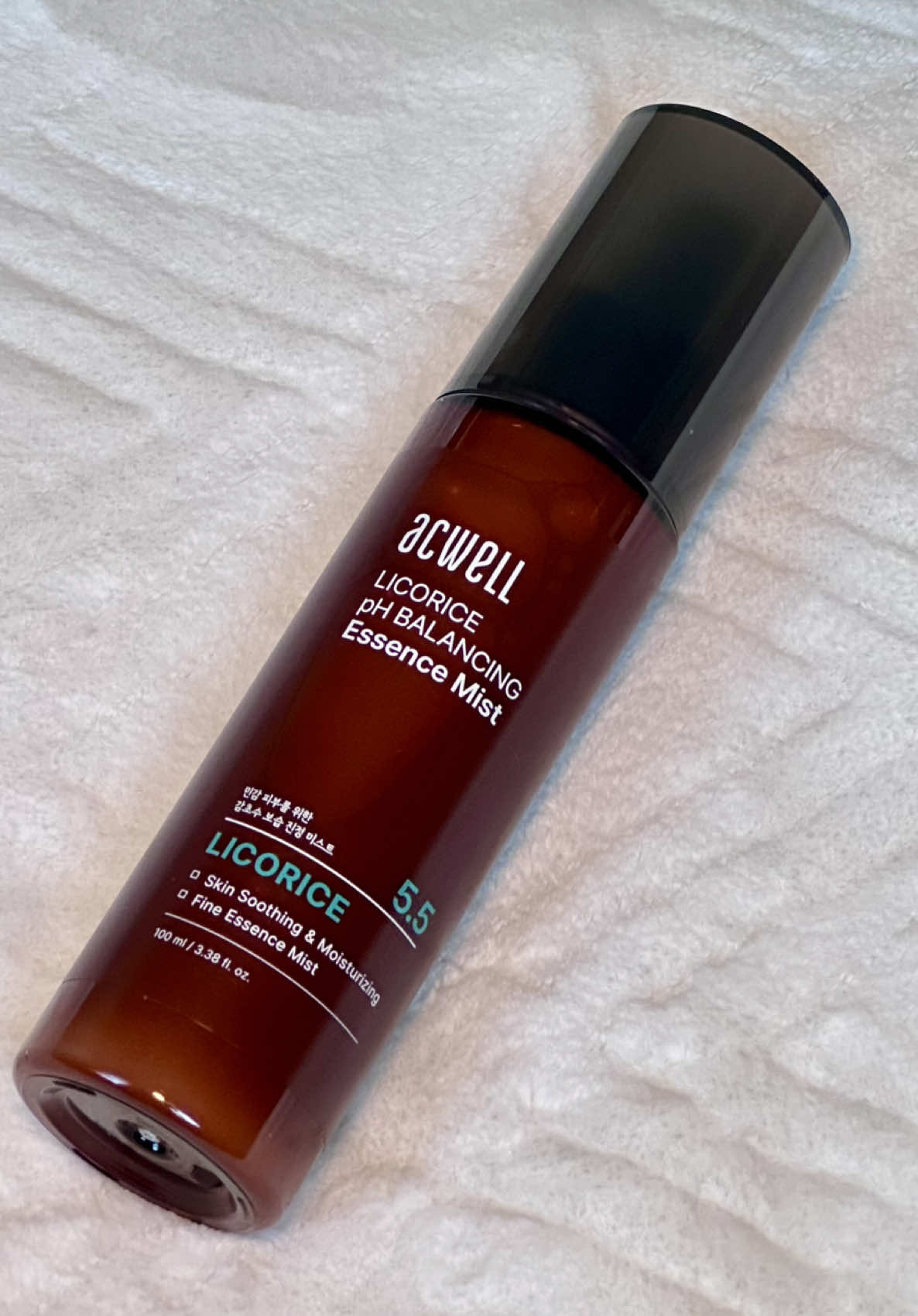 TikTok post by @ruarni for Acwell. Caption reads: [...] my routine for an instant refresh 💦🤎....