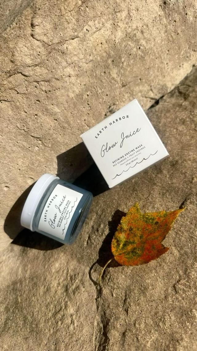 Instagram post by @sgm3chic for Earth Harbor. Caption reads: Happy Texture Tuesday, my loves! Today I want to....