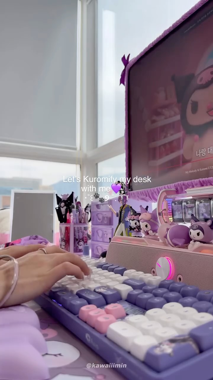 Instagram post by @kawaiiimin for GeekShare. Caption reads: I love working on my office desk nowww🐾

￼#desk....