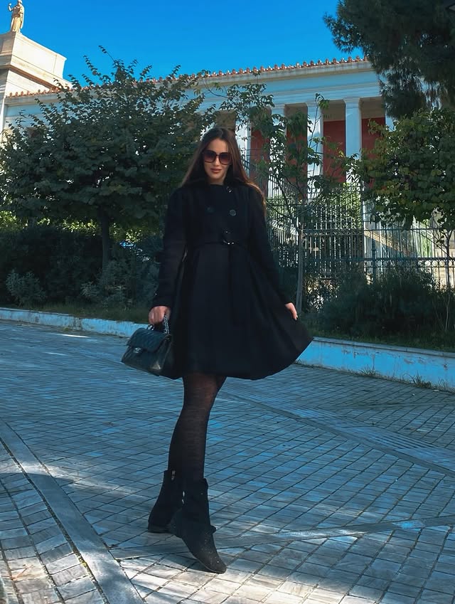 Instagram post by @marinabelize for Retro Stage. Caption reads: [...] in fashion 🖤

My beautiful coat from....