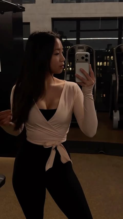 Instagram post by @isaasung for Eva NYC. Caption reads: [...] me for 2026! 🩰•.°⋆:🍀:࿔*:･ @evahairnyc....