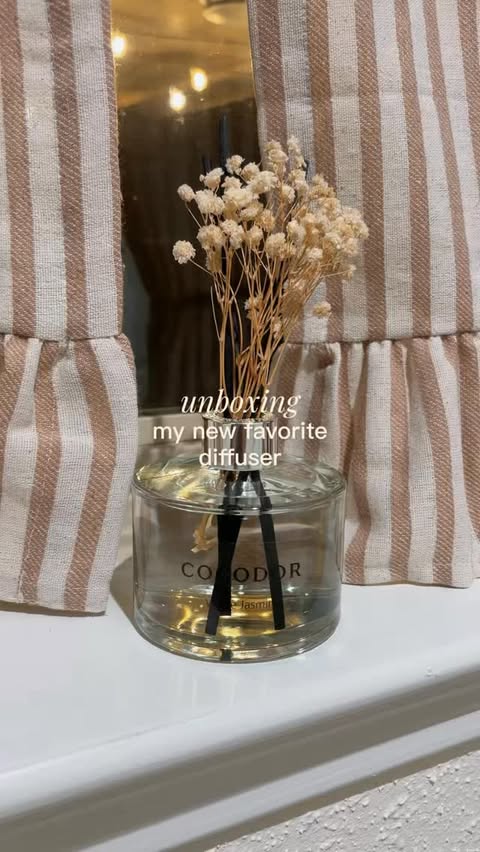 Instagram post by @cindyy_rella for Cocodor. Caption reads: [...] bouquet meets diffuser: 🤝🏼 ty to....