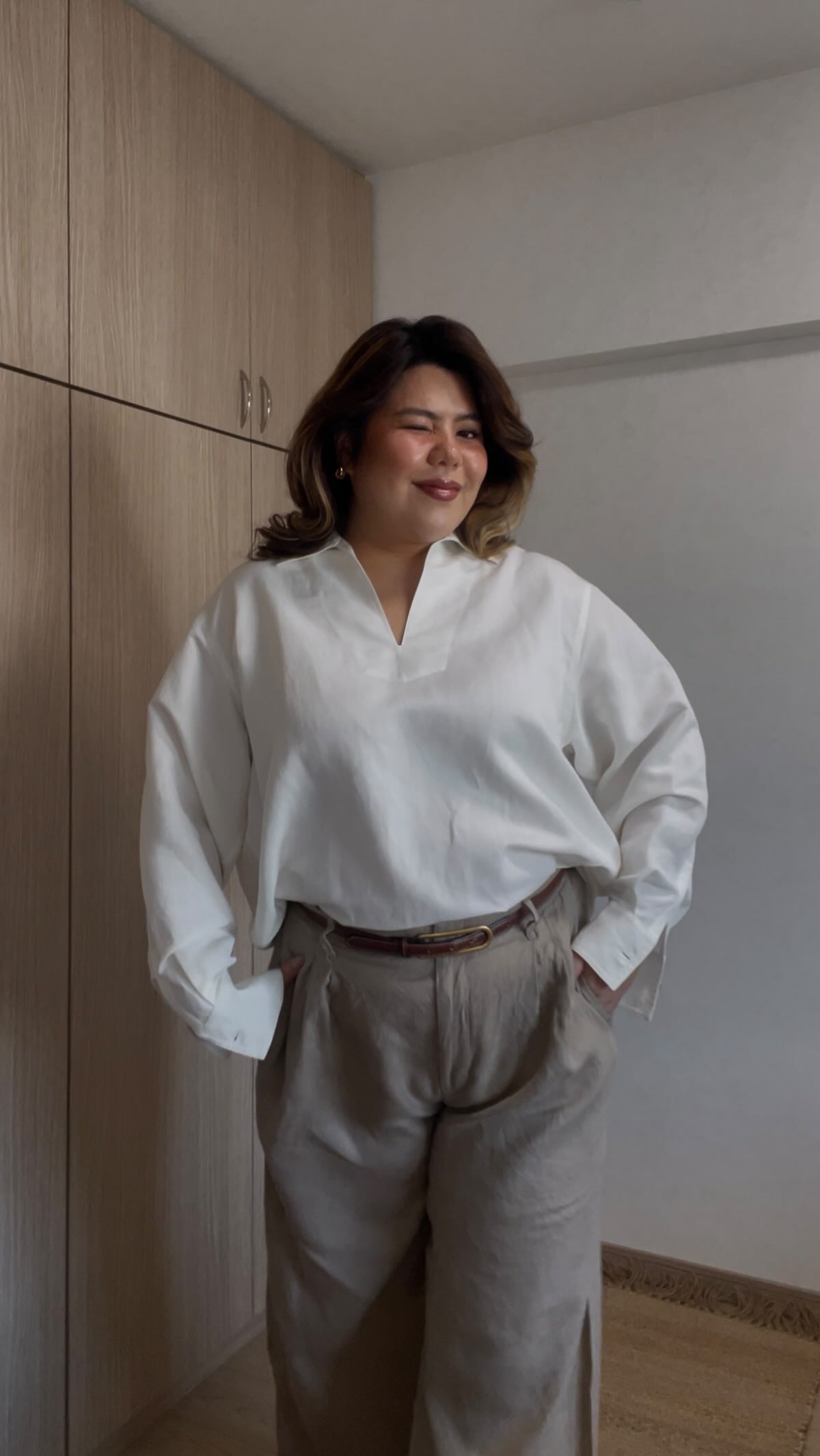 Instagram post by @curvygaltokyo for LilySilk. Caption reads: 秋先取りコーデ🤎早く涼しくなってー😗 @lilysilk....