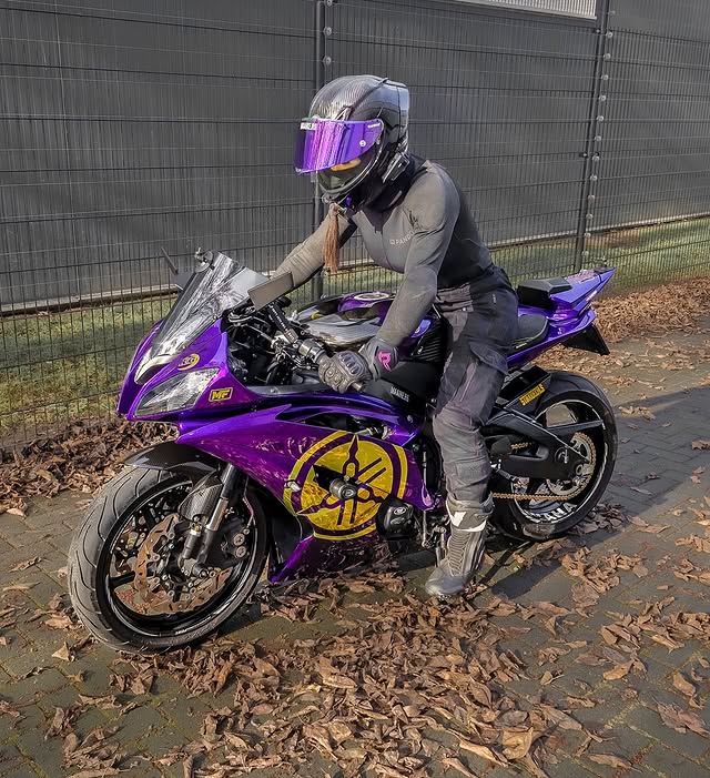 Instagram post by @maaike.r6 for RAVEN Moto. Caption reads: [...] 😌 The Arcane Armored Cargo Joggers by....