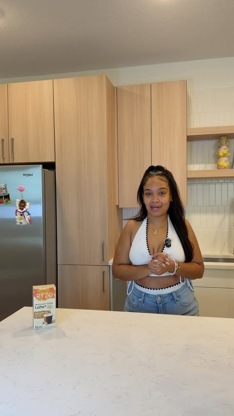 Instagram post by @smarlenb for Publix Super Markets. Caption reads: #ad Found my new at home coffee at Publix☕️💗 RYZE....