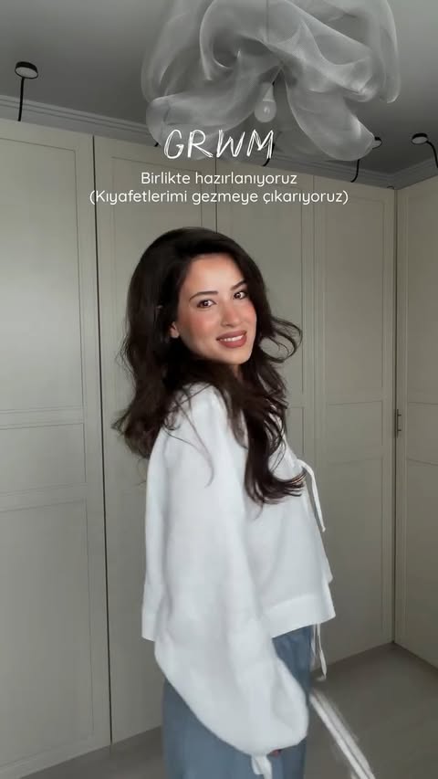 Instagram post by @serragozuak for MANUKA. Caption reads: Full look; @manukaofficial 🩵🤍 #tanıtım....