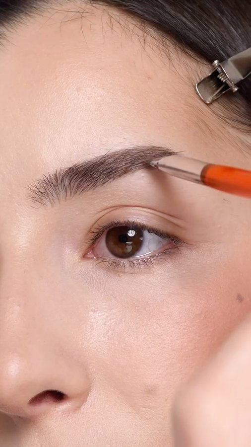 Instagram post by @ashleykaylamakeup for Maven Beauty. Caption reads: My current brow routine❤️
Want the full product....