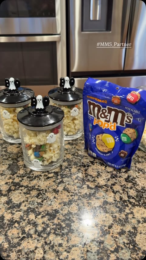 Instagram post by @samanthabauchmann for M&M’S. Caption reads: #mms_partner FAVORITE THINGS GIFT // with M&M’S....