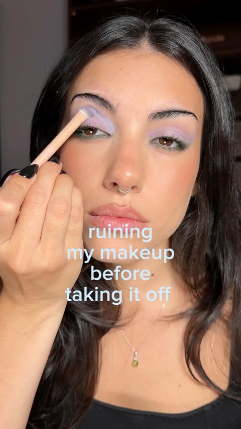 Instagram post by @reitxmakeup for NABLA Cosmetics. Caption reads: [...] duo @kjh.brand lip contour in clay....