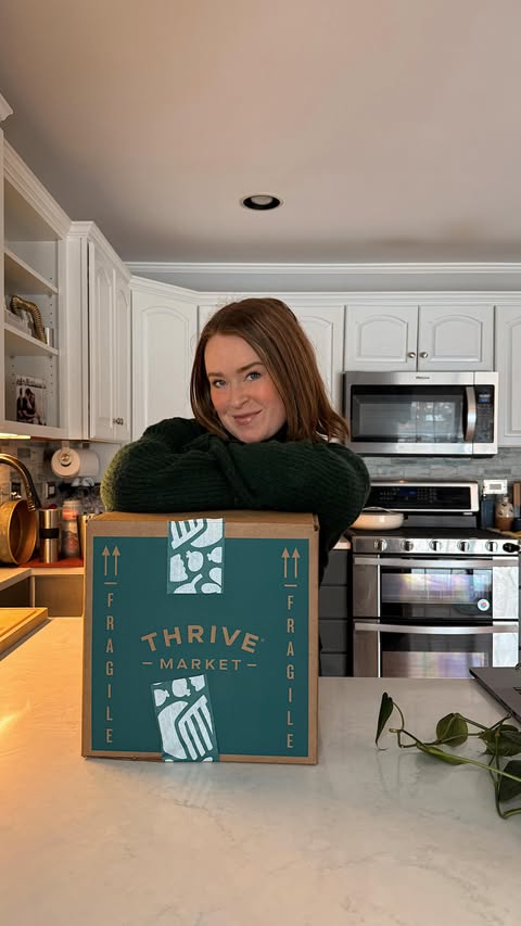 Instagram post by @kellylamich for YumEarth. Caption reads: [...] peanut butter cups @unreal.snacks 🍬....