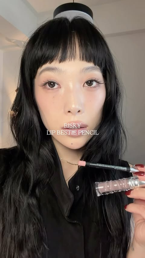 Instagram post by @nanap_nanuk for Risky Beauty. Caption reads: @riskybeauty_official LIP BESTIE PENCIL [...].