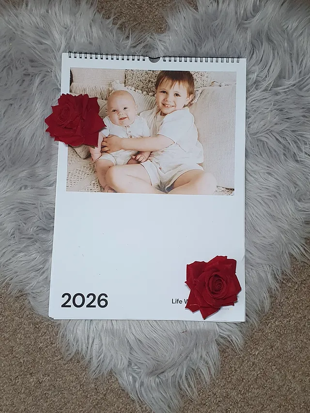Instagram post by @lifewithleoandluca for Popsa. Caption reads: #AD I love our photo calendar from @popsa ❤️ Of....