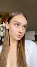 Instagram post by @mollyomalia for DERMA•E. Caption reads: i’m actually obsessed with how this look turned....