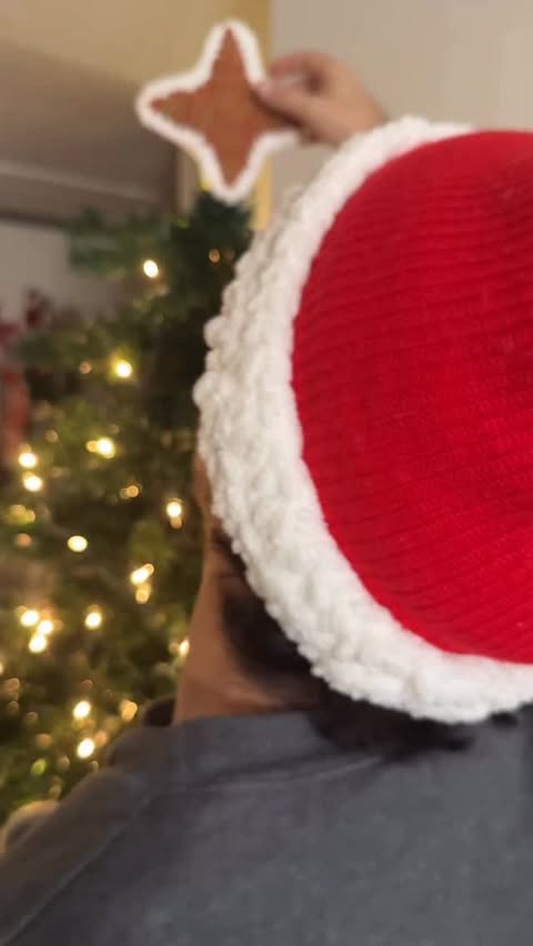 Instagram post by @brochetcroxet for Crochet. Caption reads: It’s a Holiday Giveaway Extravaganza!!....