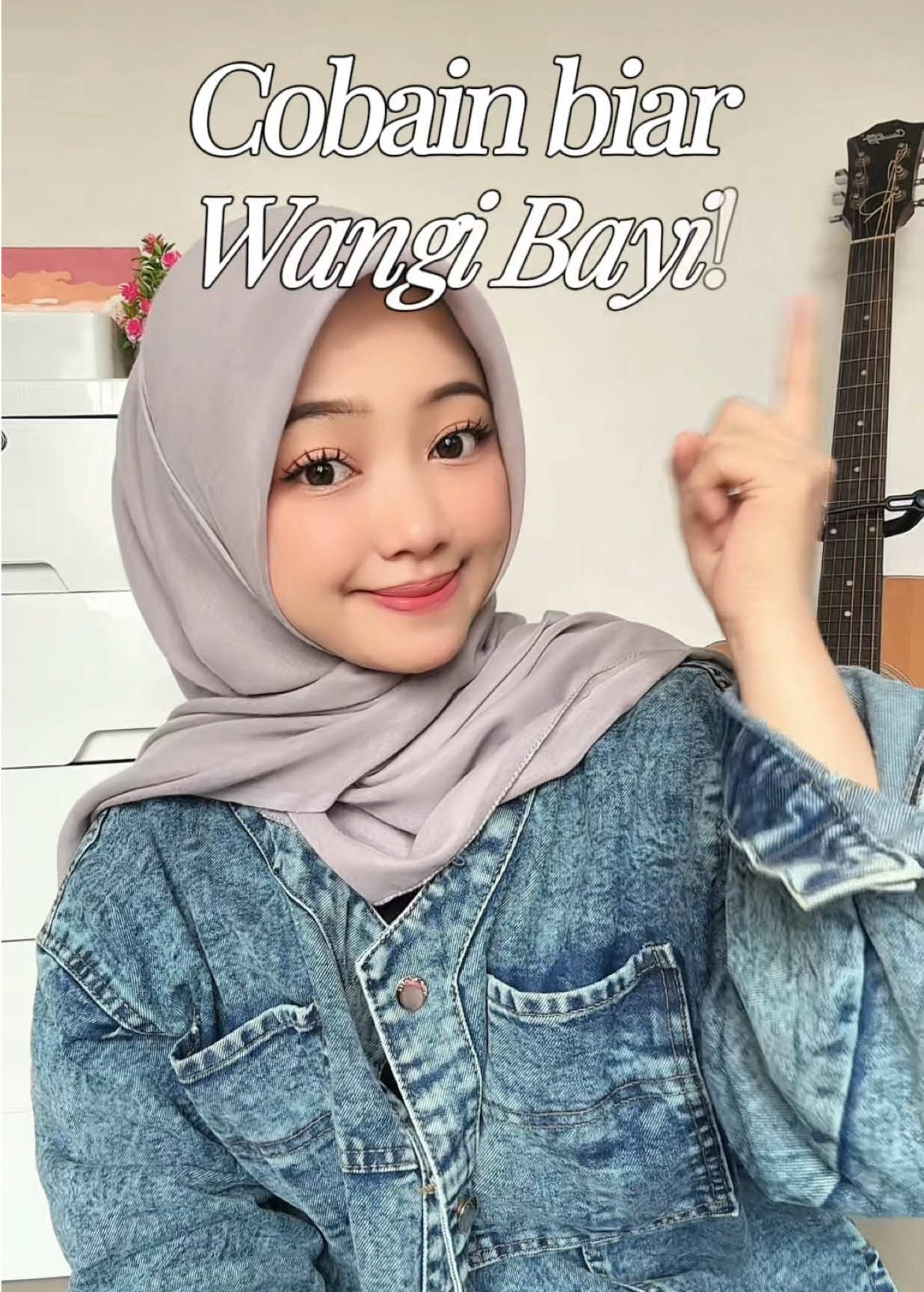 TikTok post by @vivamusadmiora for Johnson’s Baby Indonesia. Caption reads: Wajib wangi bayi kemana-mana meskipun udah tua 👶....