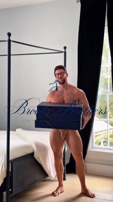 Instagram post by @stayfoxx for Brooks Brothers. Caption reads: [...] navy blazers, cashmere sweaters… Brooks....