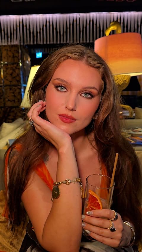 Instagram post by @chloemkerley for Timeleft. Caption reads: [...] now you have to pick an outfit. 😅✨....