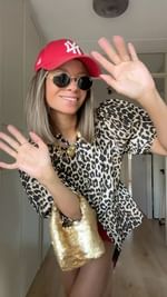 Instagram post by @tessdewi for Wehkamp. Caption reads: 28.07.24 ❣️🍒🥤🍎 a touch of red! #wehkamp🤝co....