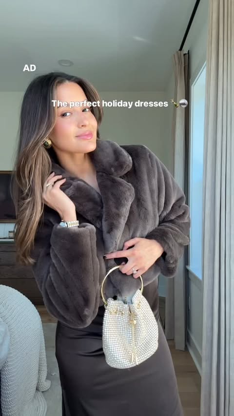 Instagram post by @lauravanessa_w for Marshalls. Caption reads: [...] or cool party vibe? Both dresses from....