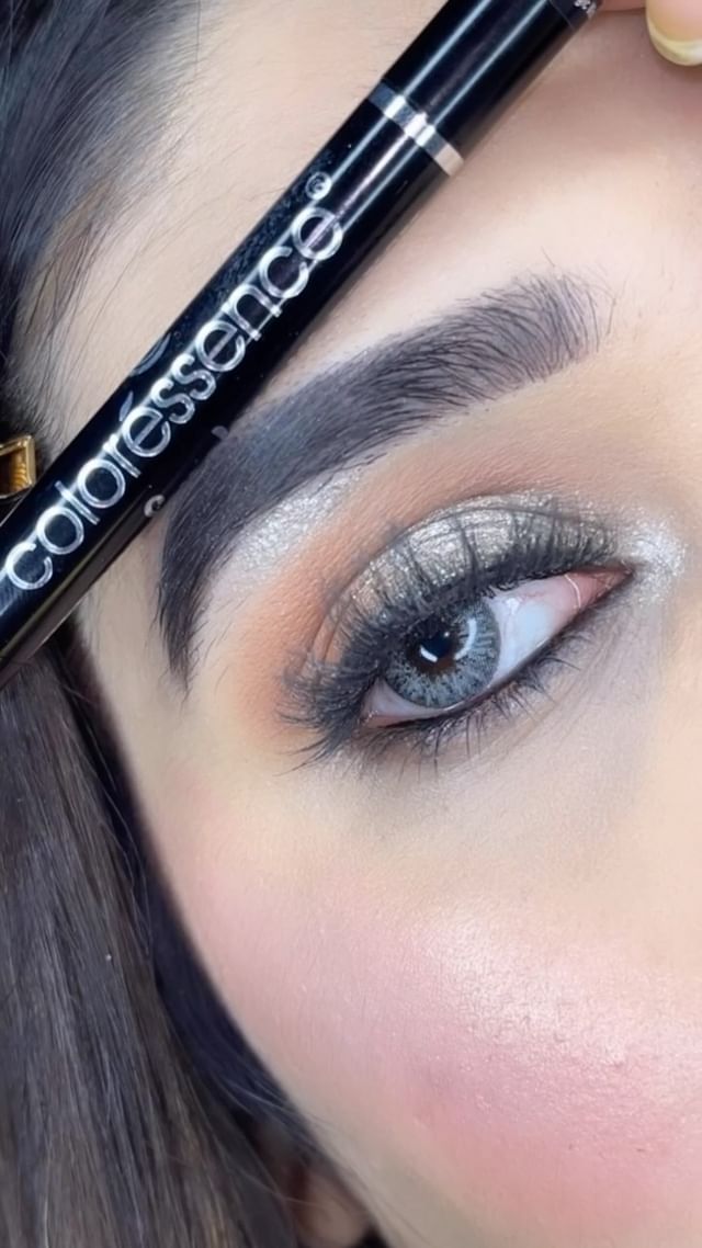 Instagram post by @divyachhabra_makeover for Coloressence. Caption reads: Created this look with @coloressenceofficial....