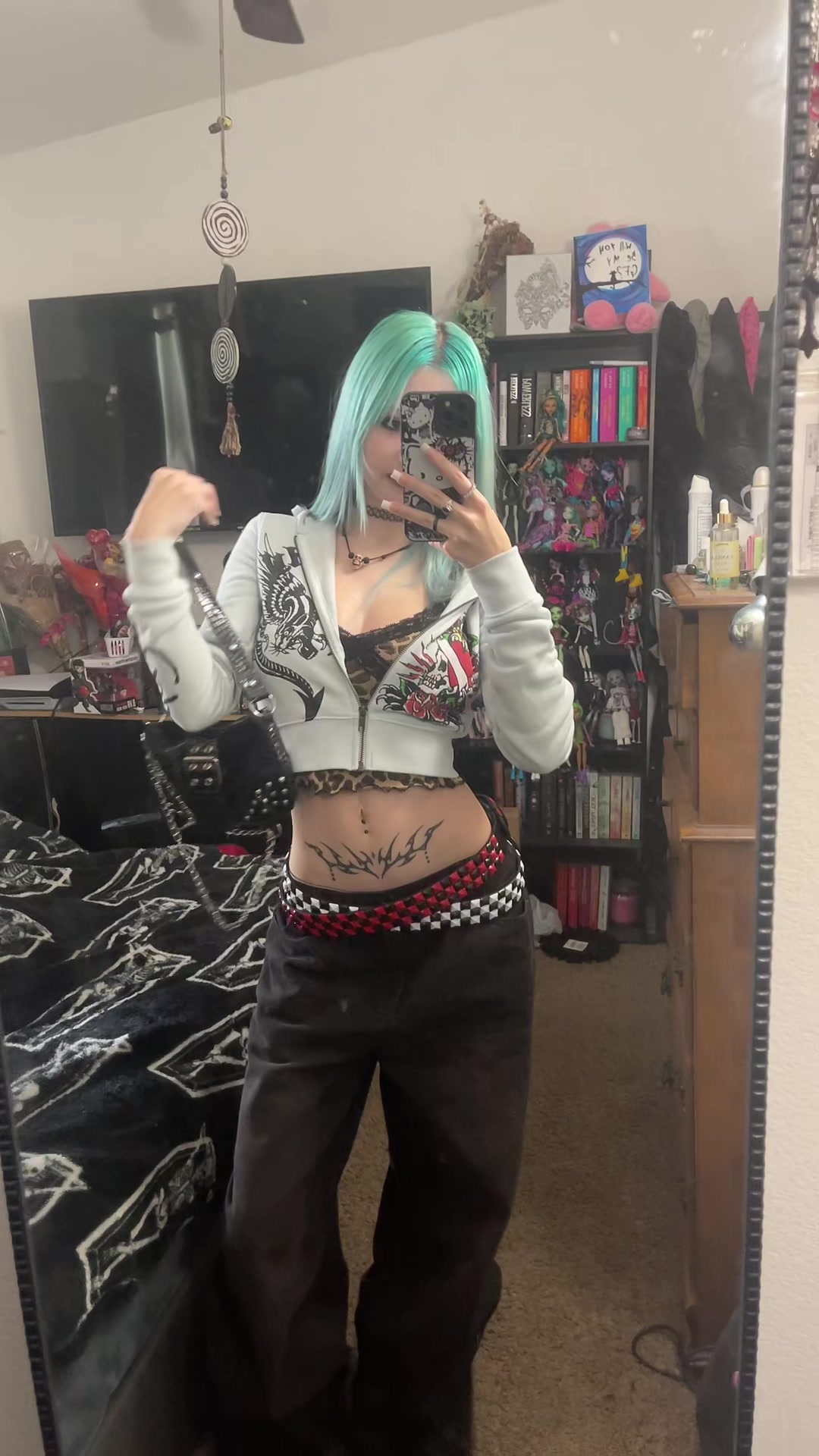 TikTok post by @bl00dypixie for Emmiol. Caption reads: I know I’m annoying but the jeans r cuteeeahhh....