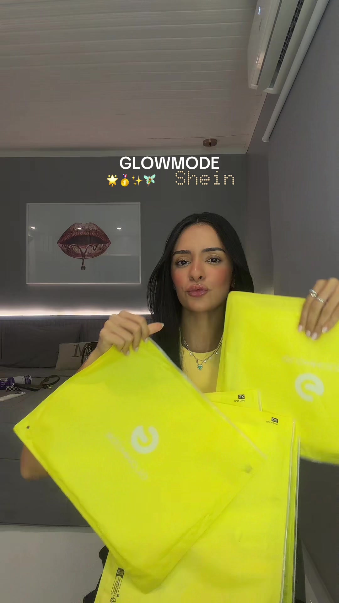 TikTok post by @hannamedeirs for SHEIN Sports. Caption reads: [...] @SHEIN @SHEIN Brasil #SHEINtrends....