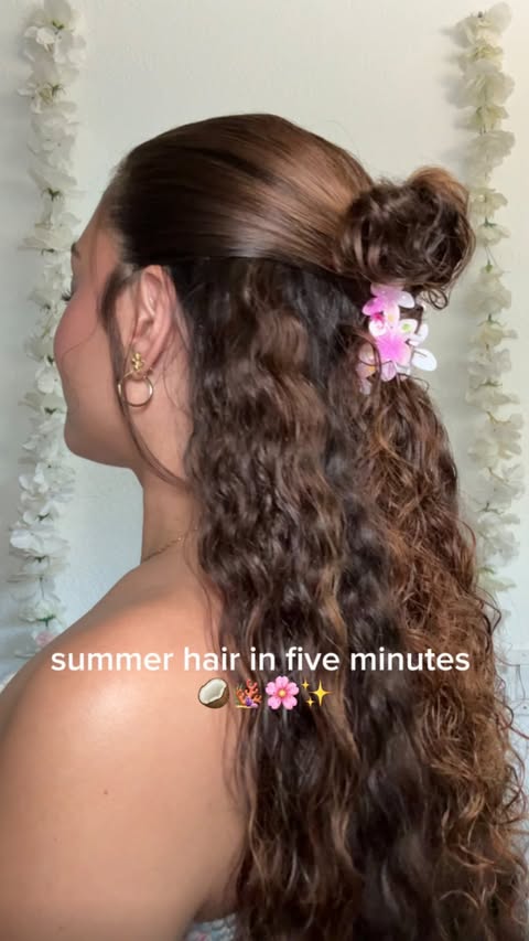 Instagram post by @ithinkitsbella for DESIGNME Hair. Caption reads: [...] the puff.me sea salt spray from....