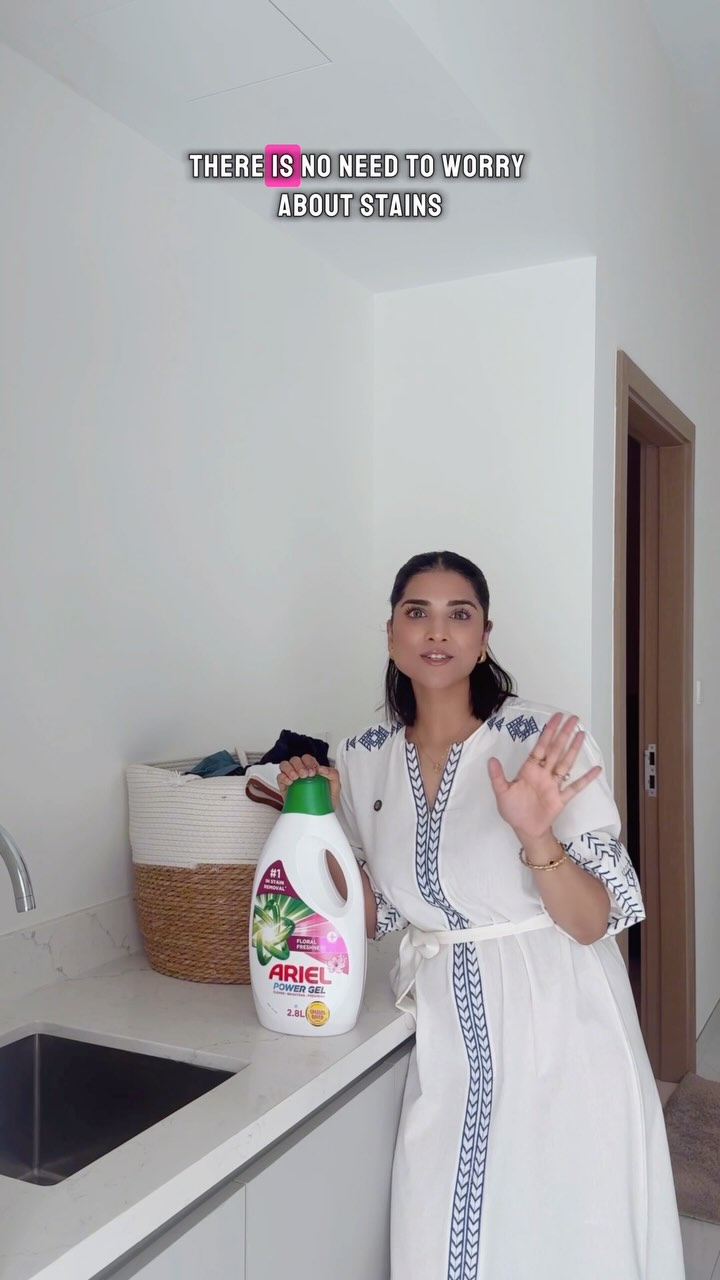 Instagram post by @mom_in_dubai for Ariel India. Caption reads: Say goodbye to stubborn stains with Ariel Power....