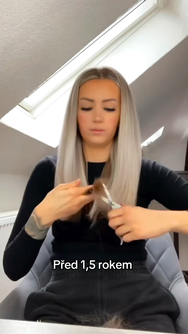 Instagram post by @daniela.novakova28 for Hairburst. Caption reads: Slevový kód: DANIELA20 @hairburst_cz.