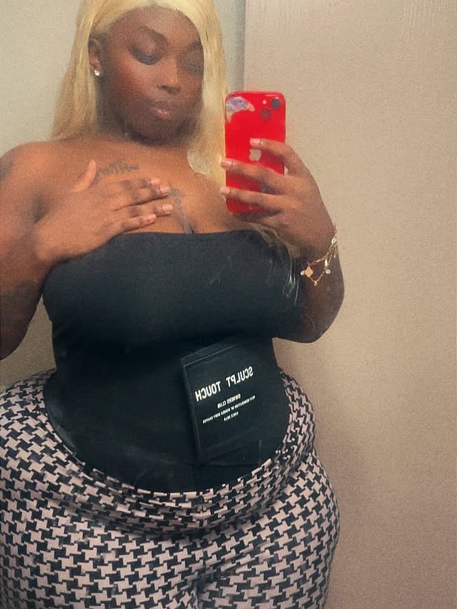 Instagram post by @thickgalniaa for Sculpt Touch. Caption reads: @sculpttouchofficial yall please go check them out....