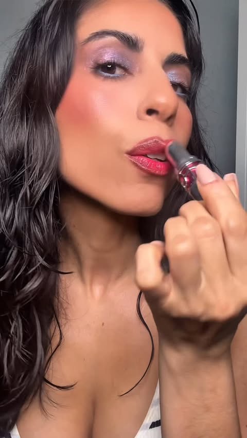 Instagram post by @beautybubble0326 for HUDA BEAUTY. Caption reads: @hudabeauty - #gifted . Easy bake intense Eau de....