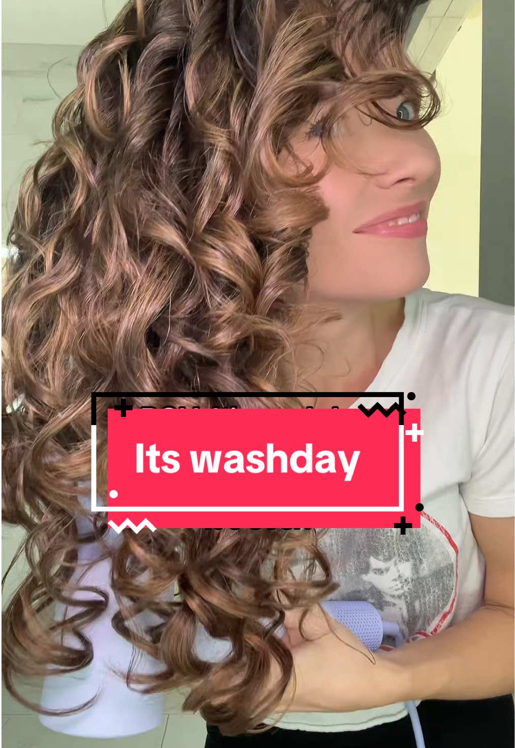 TikTok post by @wavycurly for BounceCurl. Caption reads: [...] details (in order): - @BounceCurl Weightless....