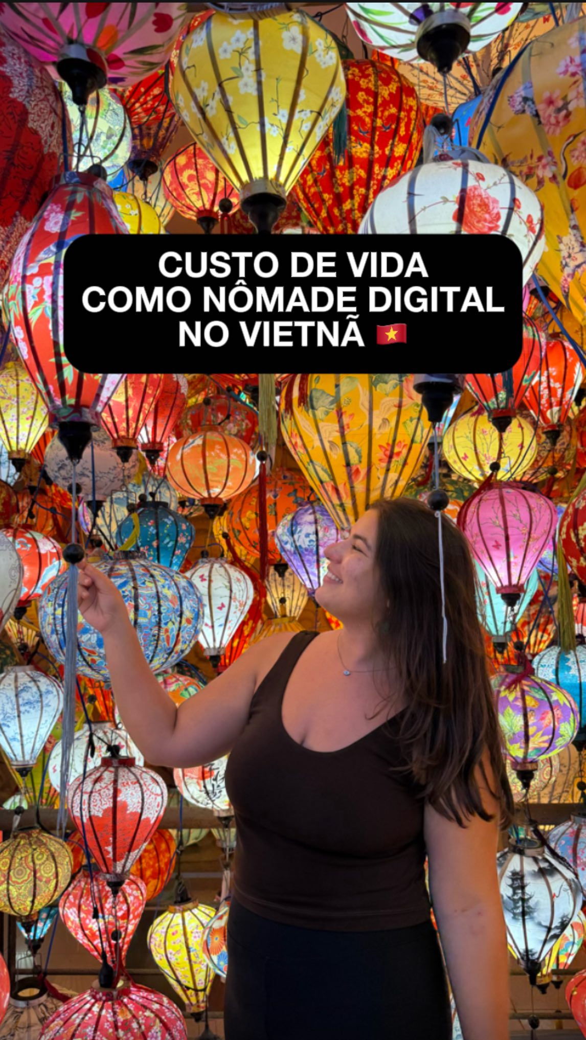 Instagram post by @julia.pelomundo for SafetyWing. Caption reads: QUANTO CUSTOU UM MÊS COMO NÔMADE DIGITAL EM DA....