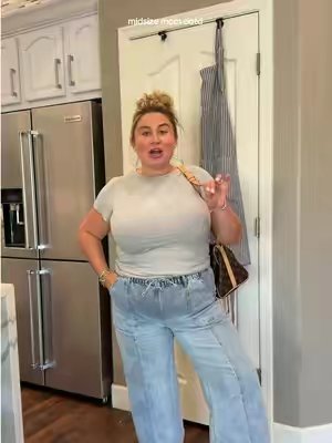 TikTok post by @itsannarettig for nuuds. Caption reads: @nuuds this is literally my favorite tshirt [...].