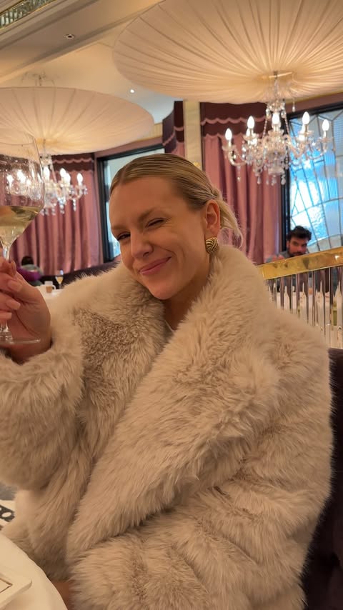 Instagram post by @abbeysadleir for Harrods. Caption reads: [...] thing i did today… i got for free!? thank....