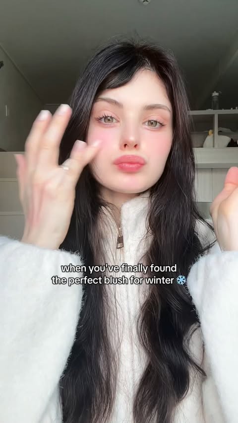 Instagram post by @kirakrol for DearDahlia. Caption reads: i fell in love with these🙂‍↕️ 
@deardahlia_beauty....