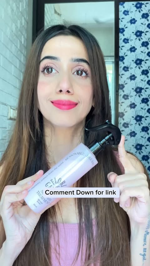 Instagram post by @neslin_almeida27 for Maccaron. Caption reads: [...] obsessed 🌸 would you try this? 👀....