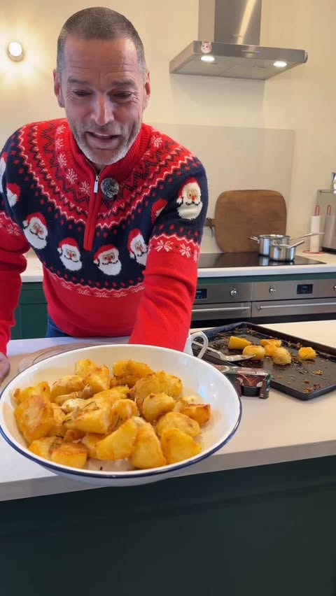 Instagram post by @fred_sirieix for Knorr. Caption reads: AD | Maybe the best part of the Christmas roast is....