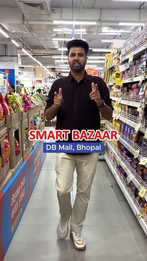 Instagram post by @foodiebhopali for SMART Bazaar. Caption reads: [...] hua? Secret nahi… bas sahi samaan! ✅ SMART....