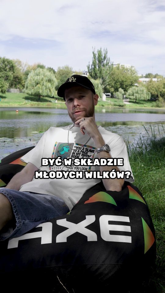 Instagram post by @popkillerpl for AXE. Caption reads: Młode Wilki Support Tour - zagraj i pokaż, że to....
