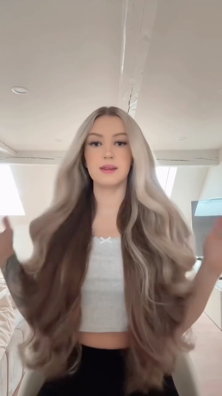 Instagram post by @daniela.novakova28 for Hairburst. Caption reads: @hairburst_cz.