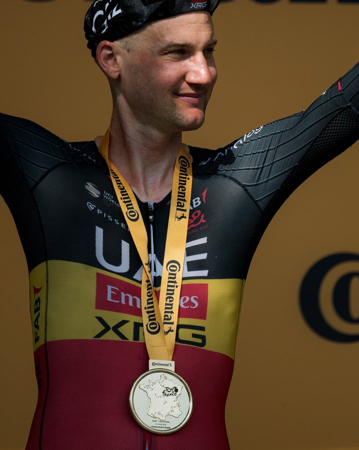 Instagram post by @continentalfrance for Continental Reifen. Caption reads: 🏅 Stage winners @continentalfrance - Week 2 🏅

5....