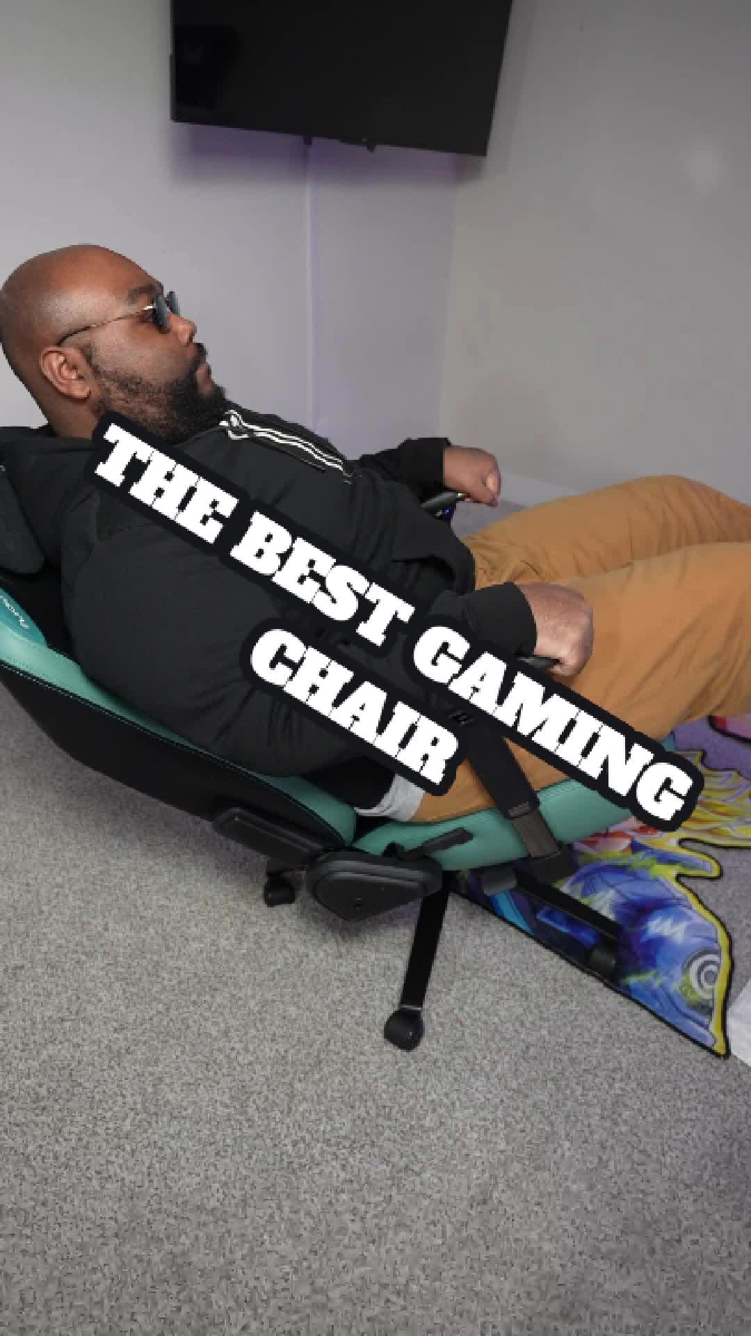 TikTok post by @eyegameuwatch for Blacklyte. Caption reads: [...] a discount by using my code : EGUW15....