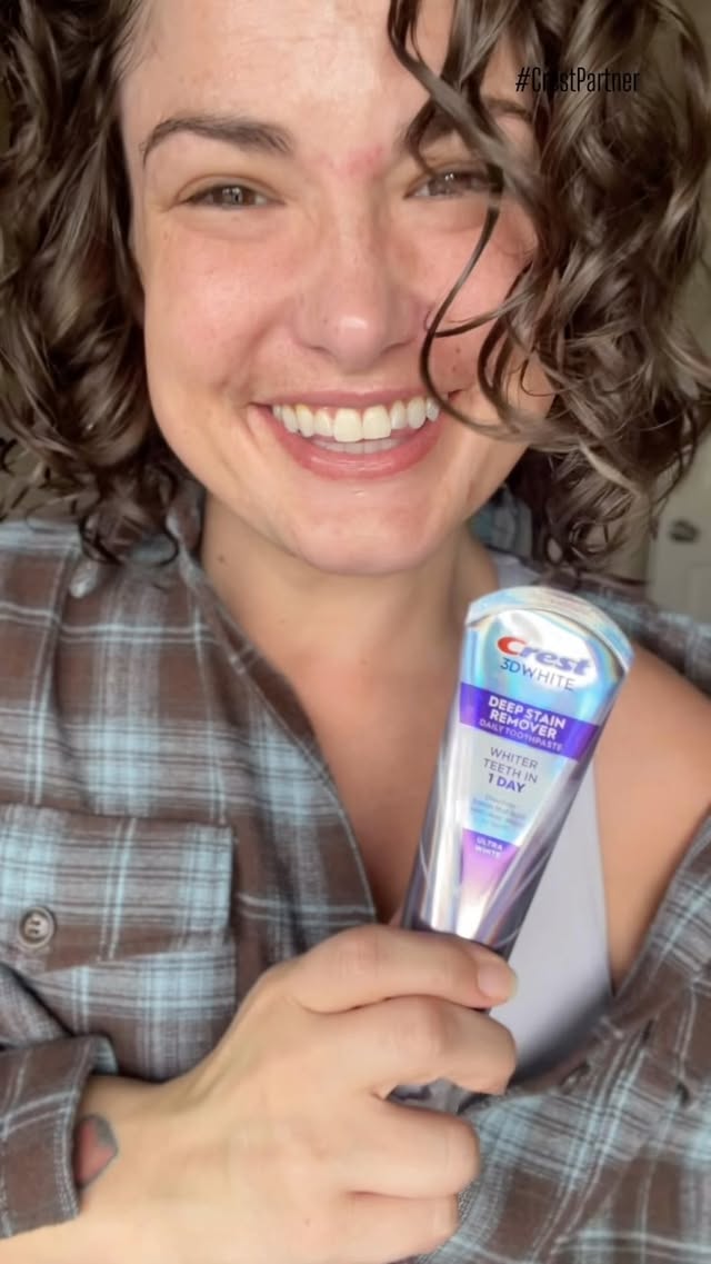 Instagram post by @hippiepippiereviews for Crest. Caption reads: [...] it may be time for a smile glow up. Give....