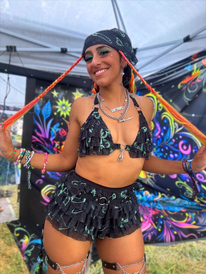 Instagram post by @drnopantsgirl for iHeartRaves. Caption reads: [...] Yo so the @sunflowerraver X @iheartraves get....