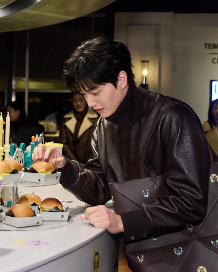 Instagram post by @songkang_b for LOEWE. Caption reads: @loewe.