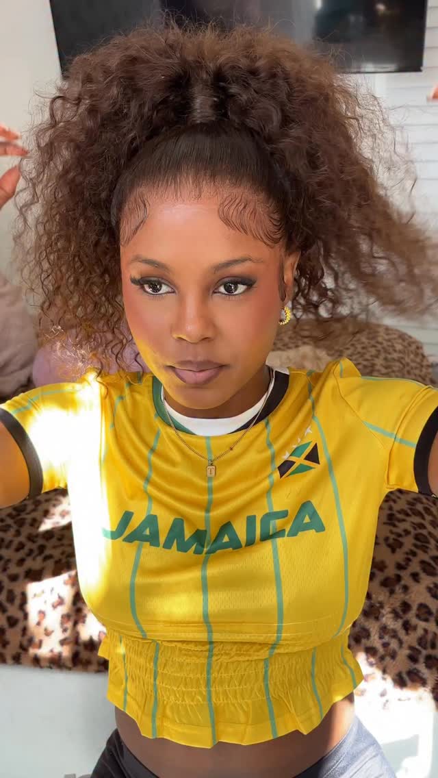 Instagram post by @choo_ssen_ for Ashimary Hair. Caption reads: Upgrade your style with @ashimaryhair chocolate....