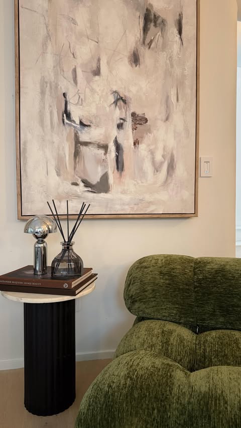 Instagram post by @itsjennarennert for NEST New York. Caption reads: [...] smell like lately it’s VOYAGES by NEST New....