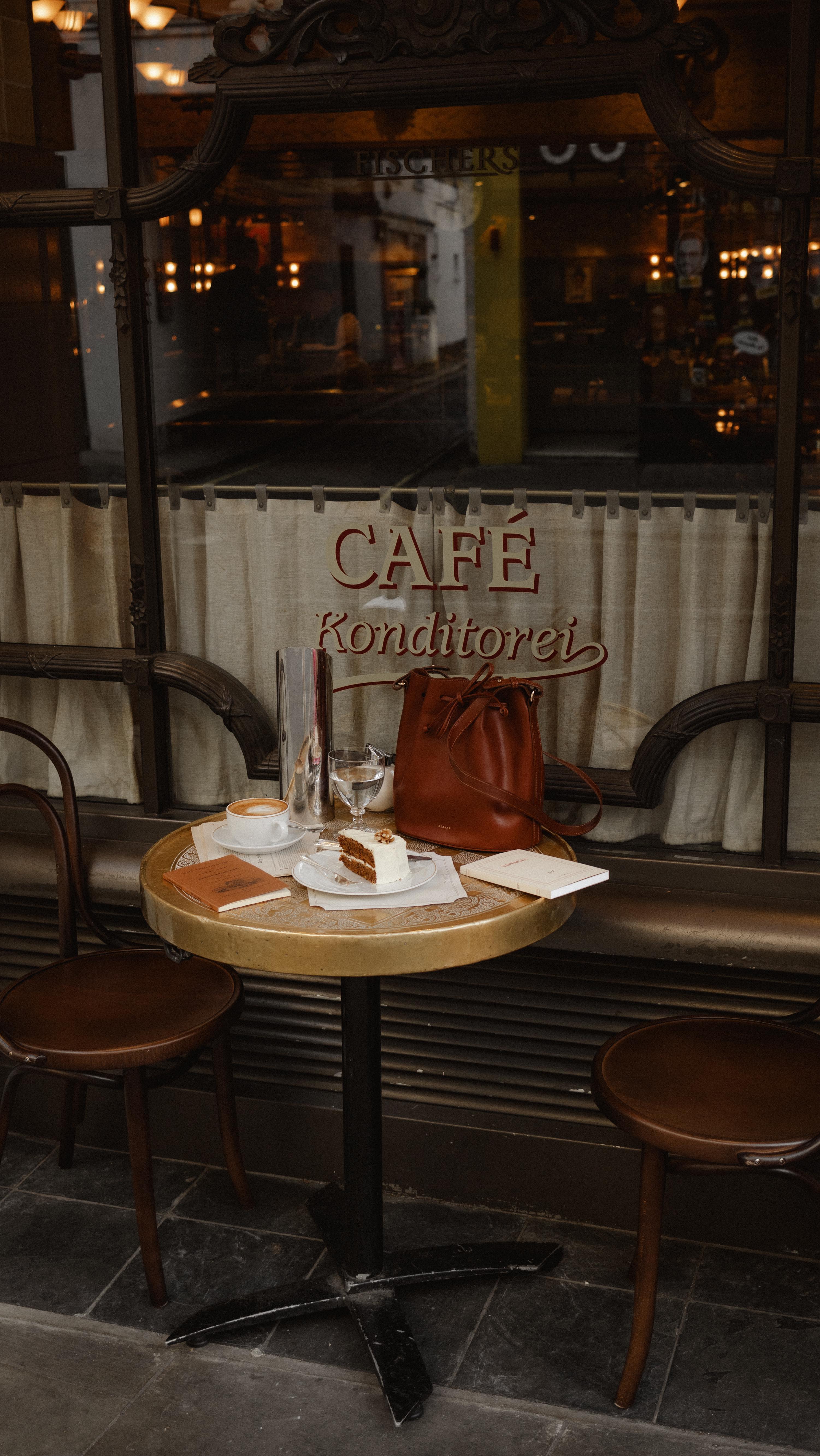 Instagram post by @charmingwanders for Sonder. Caption reads: Wonderful spring time in London 🌸 

Who knew....